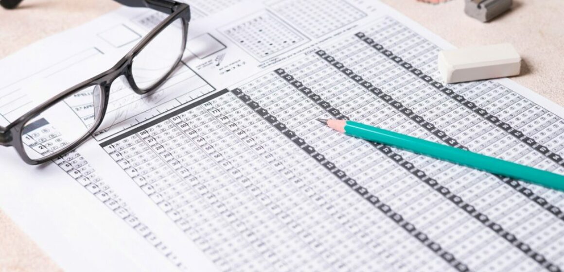 public-examination-preparation-concept_23-2149369843